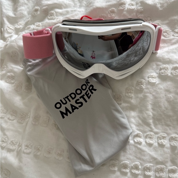 Outdoor Master Ski Goggles with Pink Strap - Picture 1 of 1